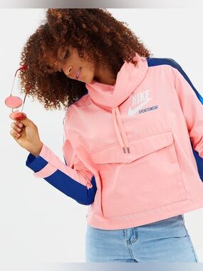 Nike Windbreaker Pullover Jacket